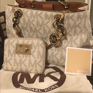 Signature Michael Kors Handbag and Wallet